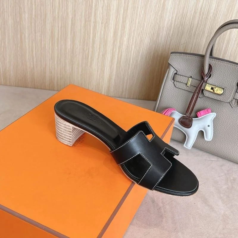 WellDesigned Hermes Slippers 28043