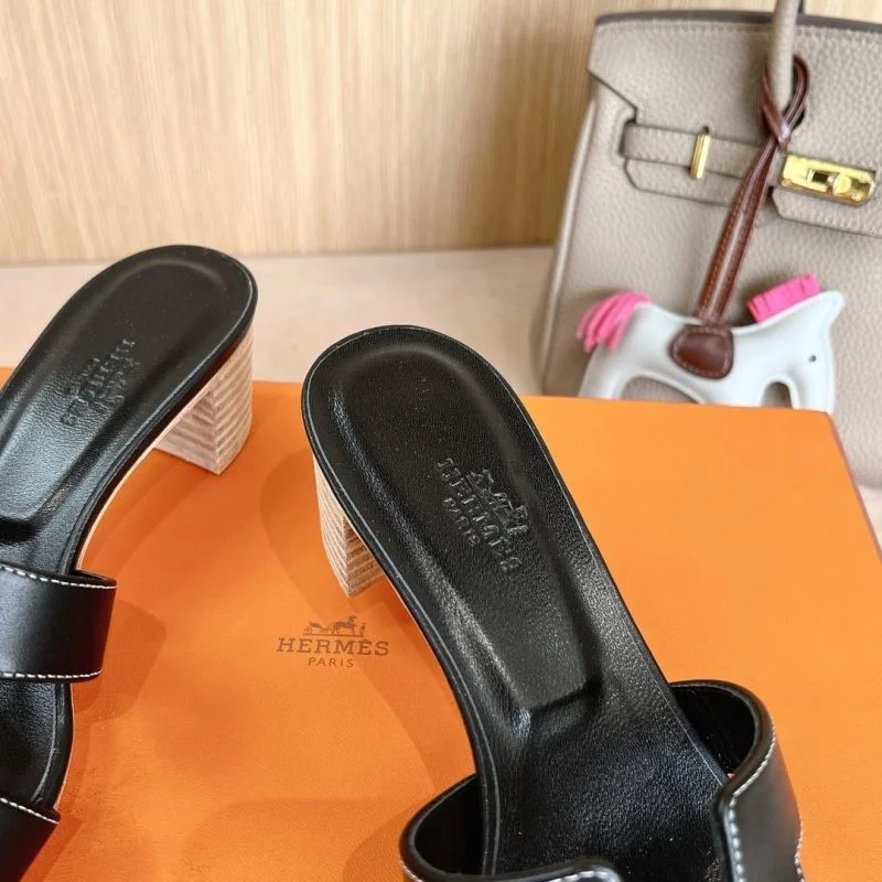WellDesigned Hermes Slippers 28043