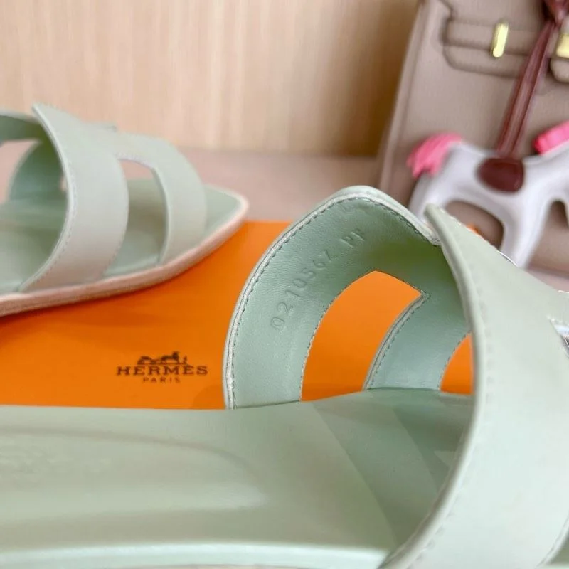 RelaxedFit Hermes Slippers 28053