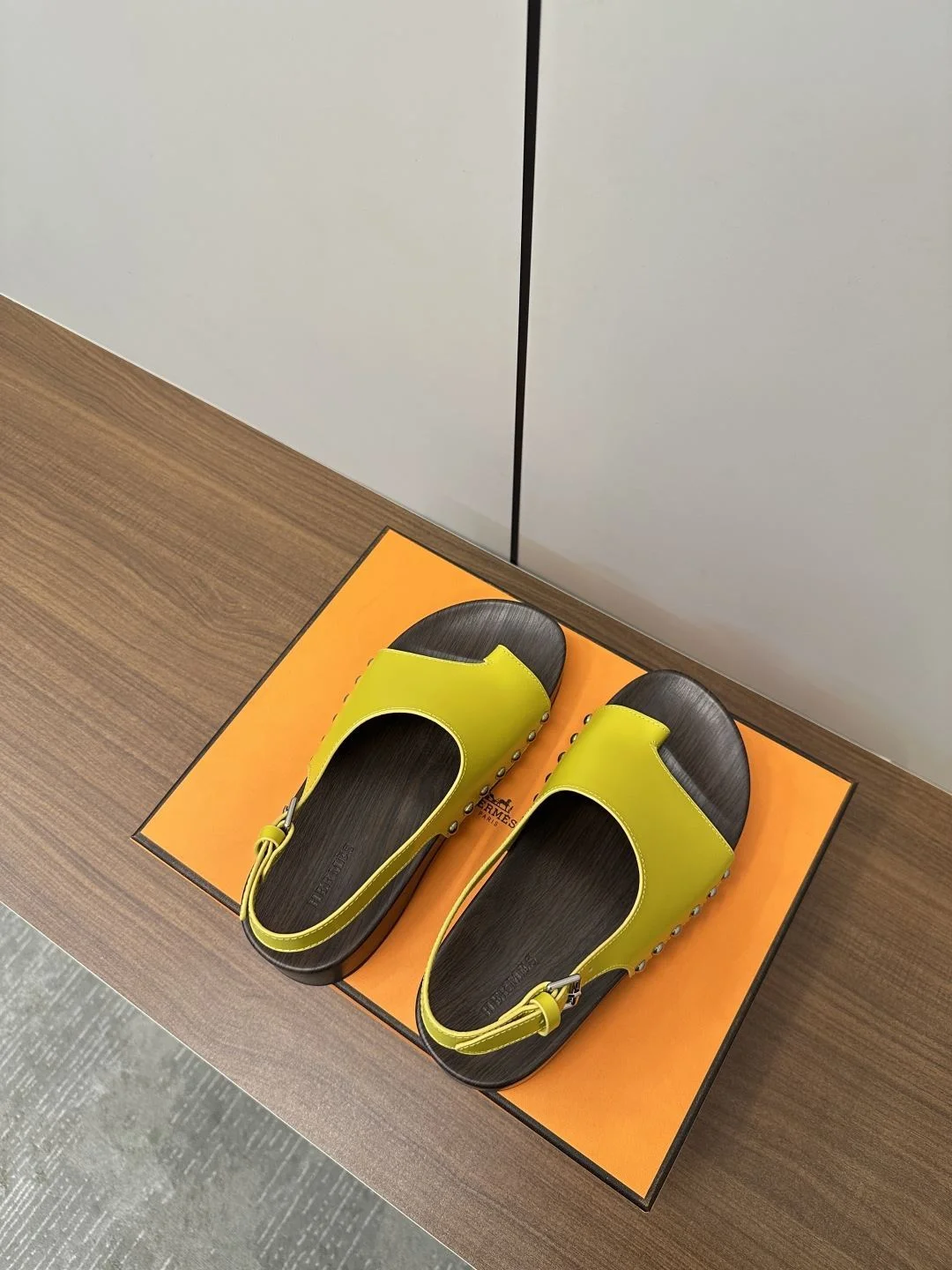 Neat Hermes Slippers 26418
