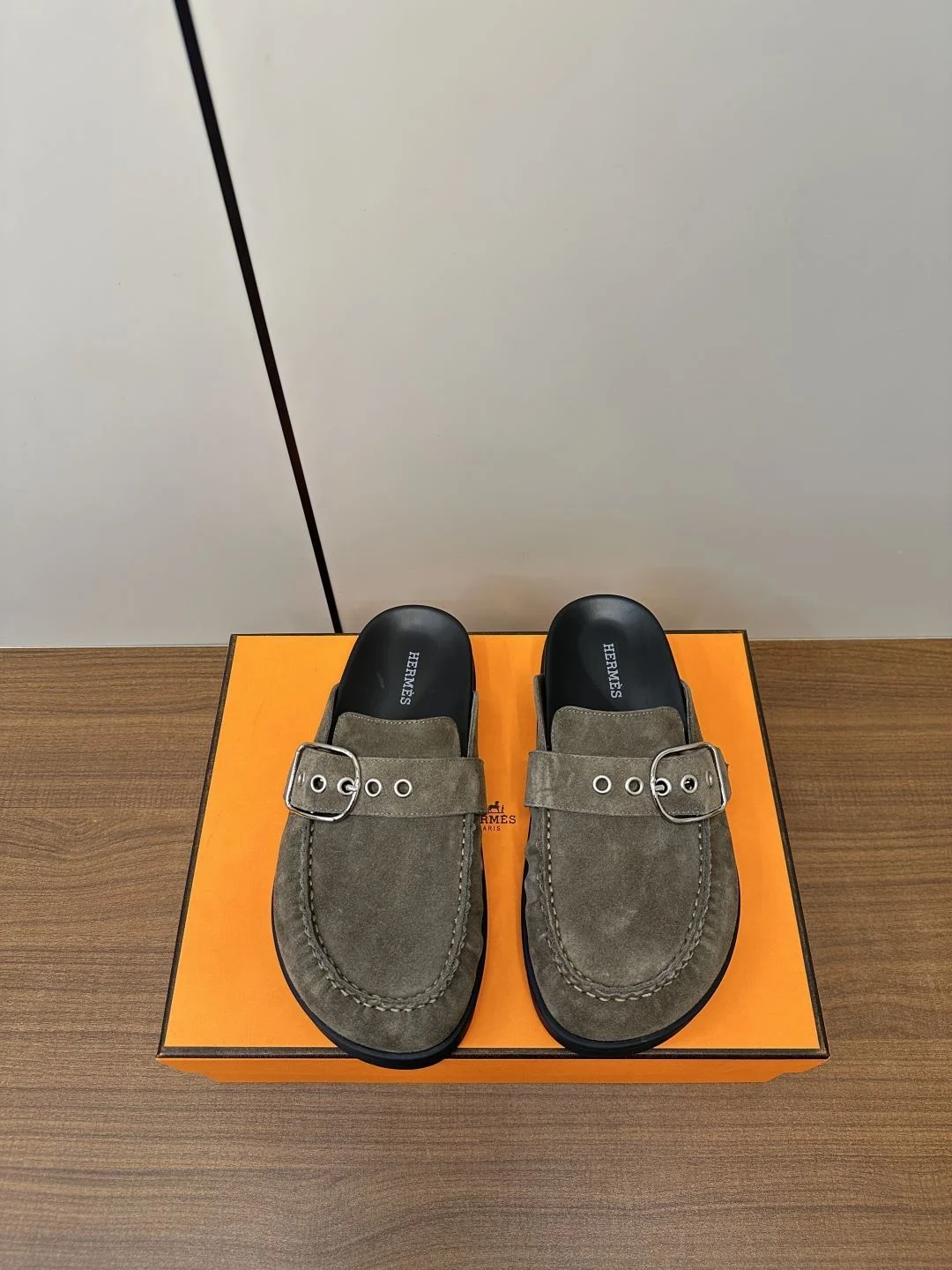 Modern Hermes Slippers 26413