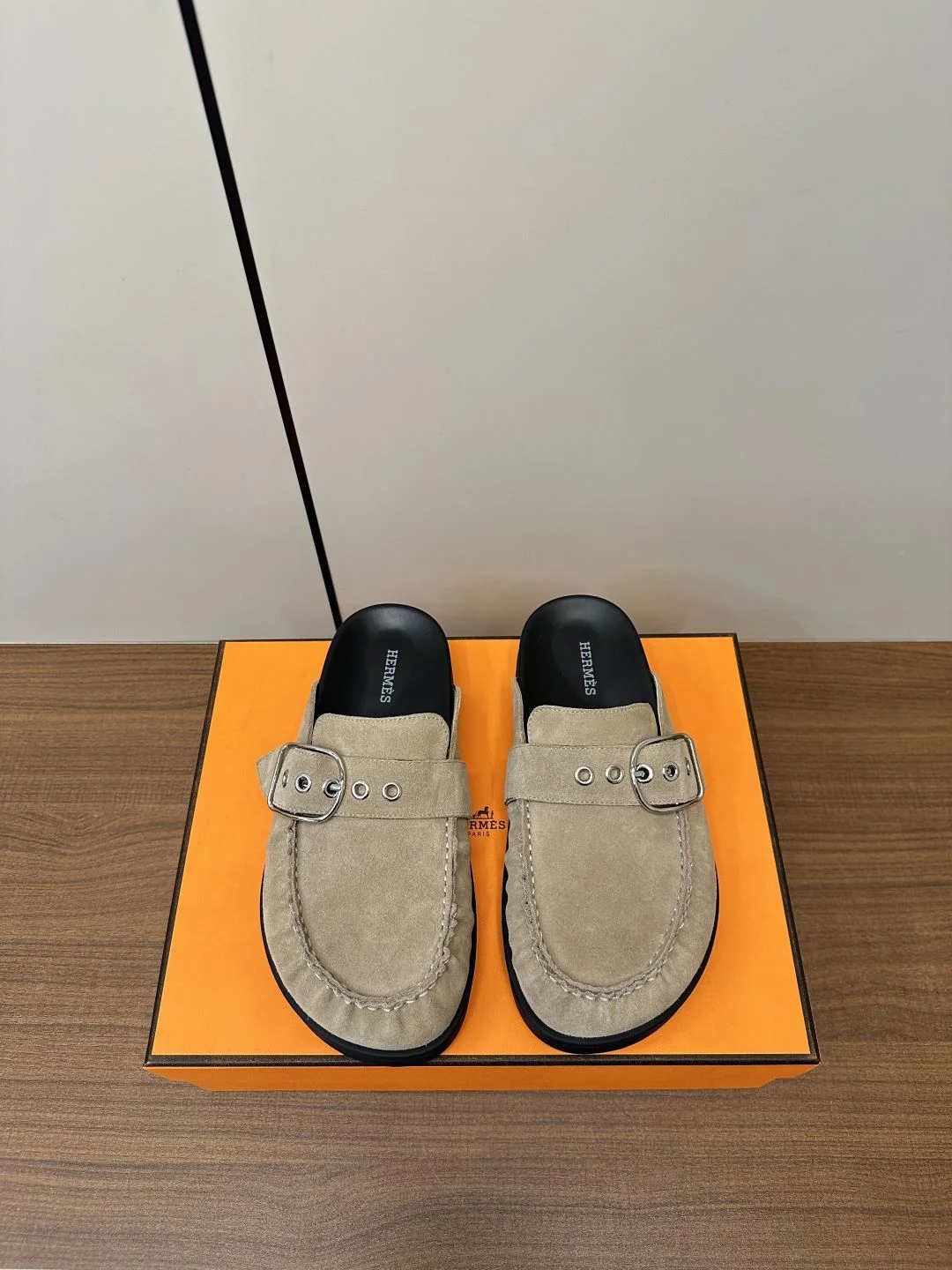 Bright Hermes Slippers 26416
