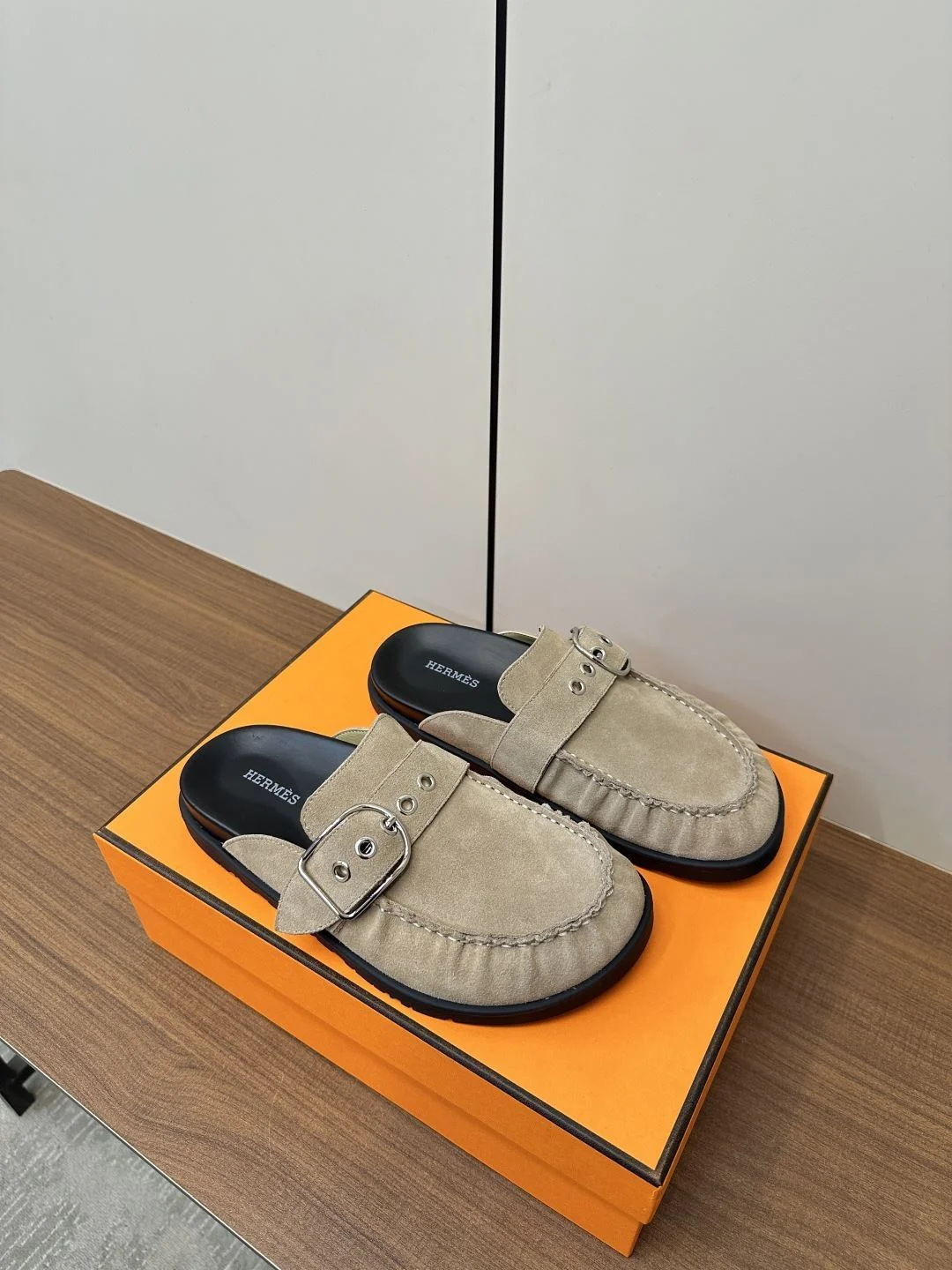 Bright Hermes Slippers 26416