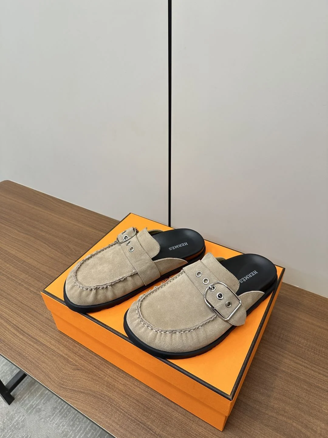 Bright Hermes Slippers 26416