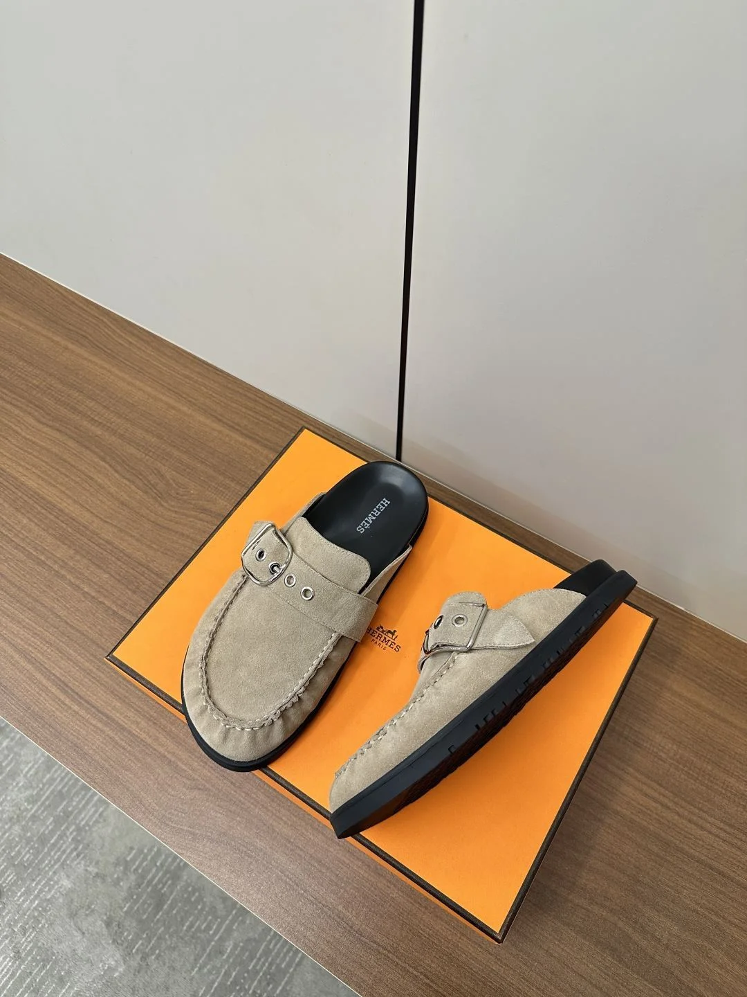 Bright Hermes Slippers 26416