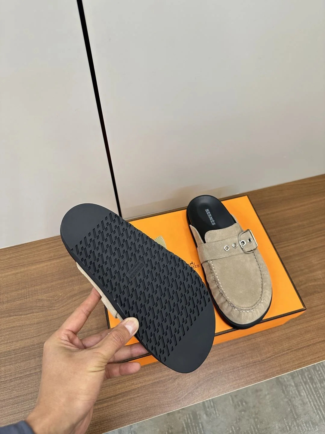Bright Hermes Slippers 26416