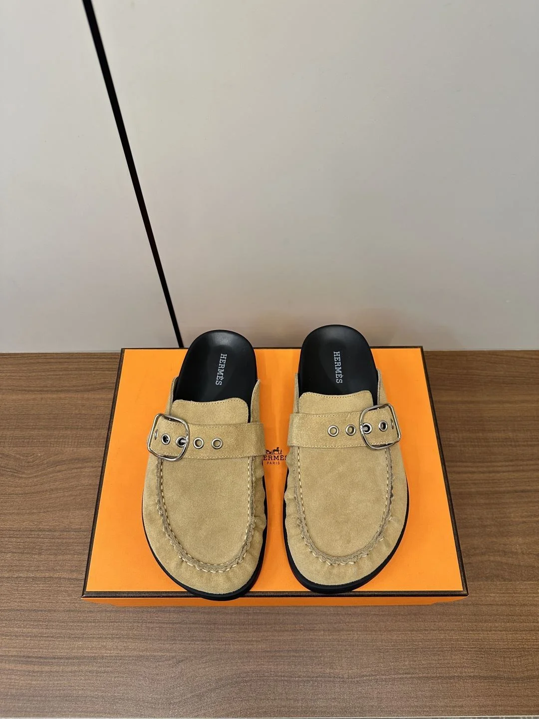 Tailored Hermes Slippers 26412