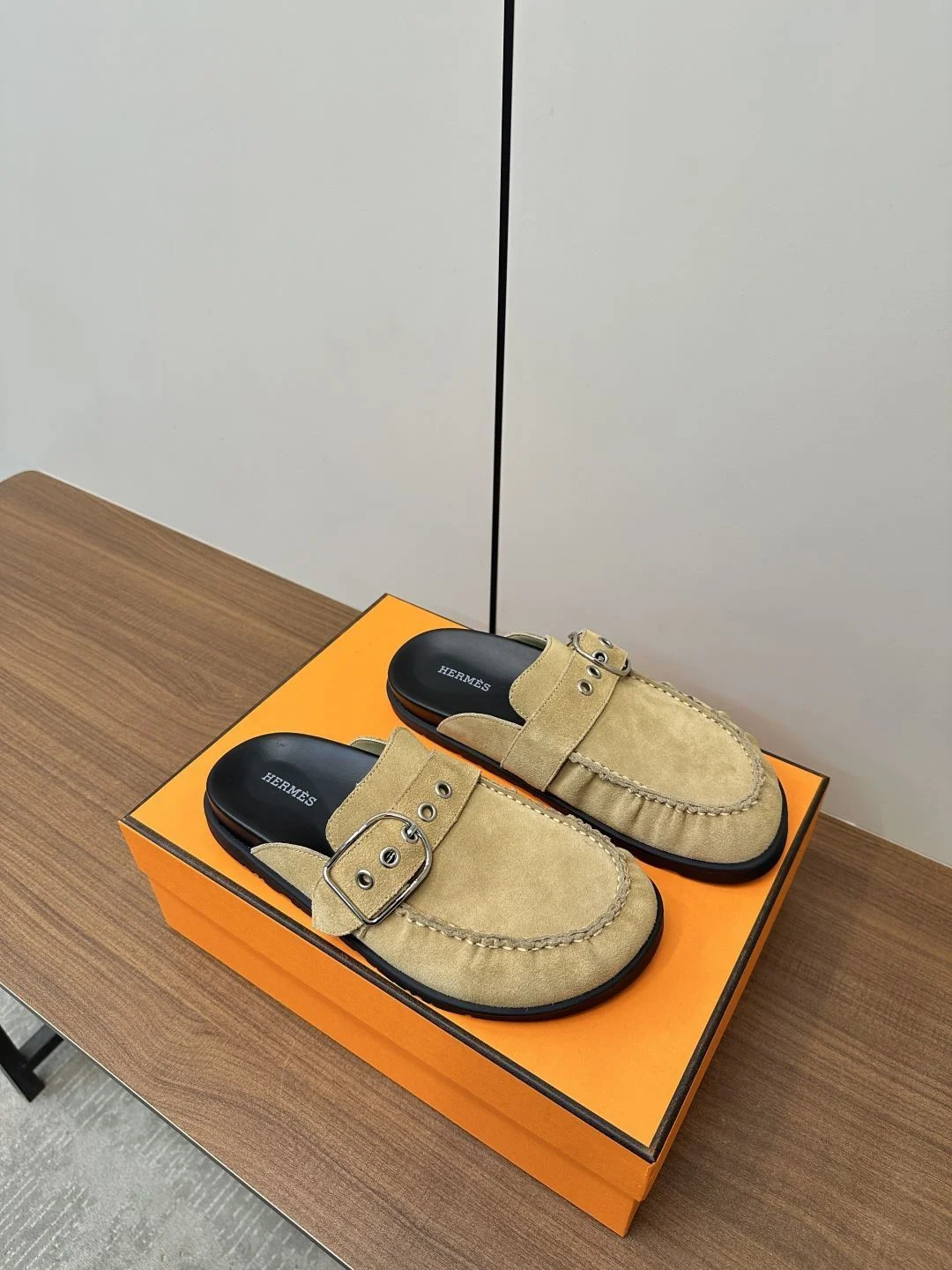Tailored Hermes Slippers 26412