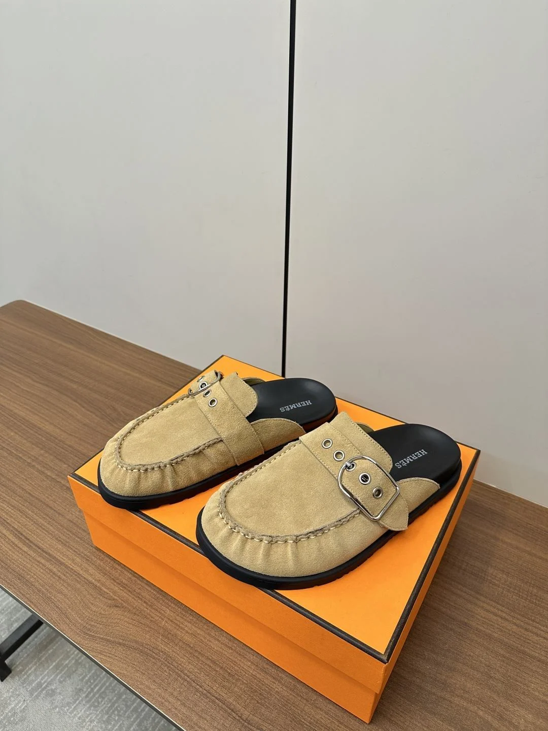 Tailored Hermes Slippers 26412