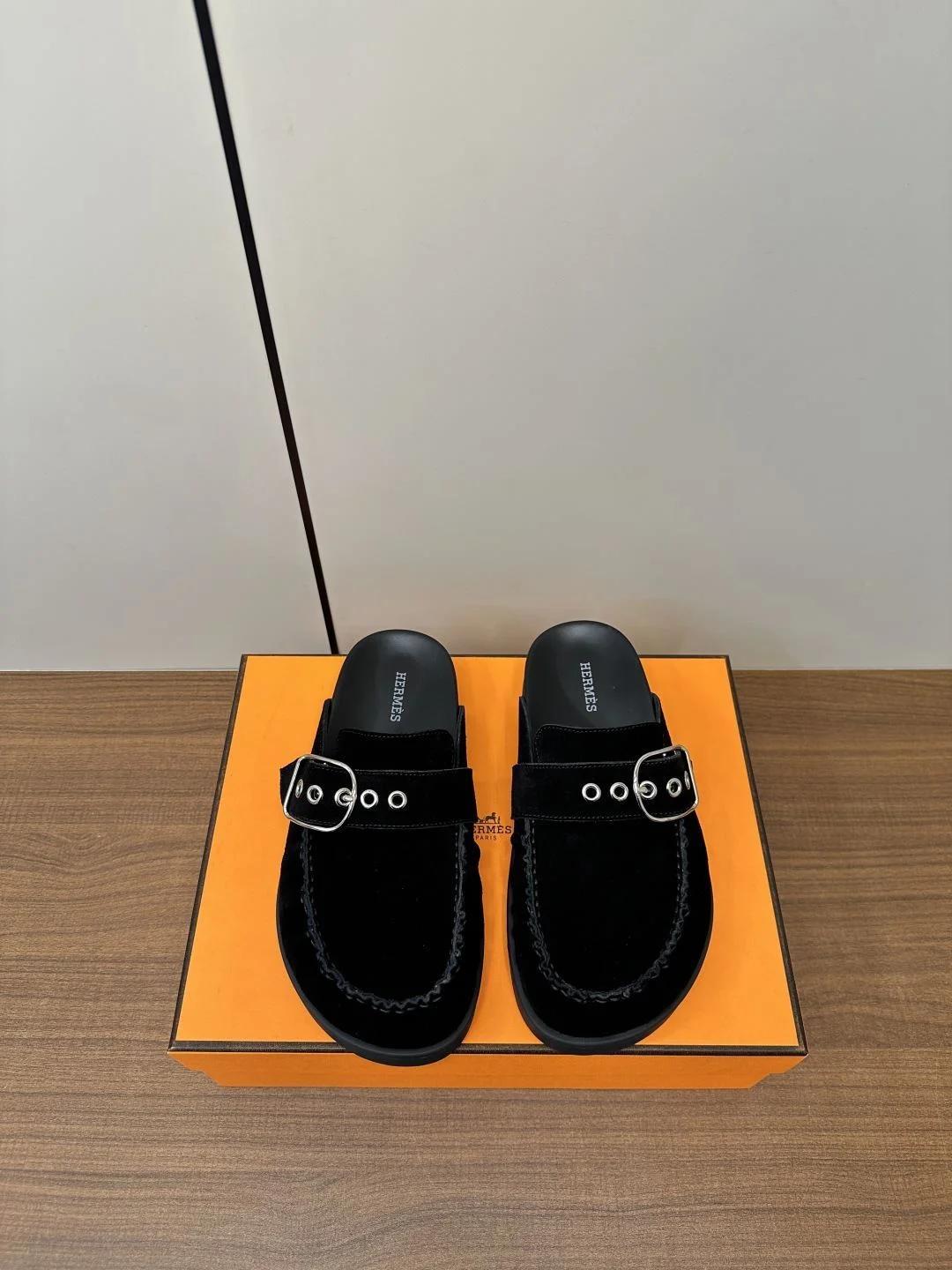 HighPerformance Hermes Slippers 26408