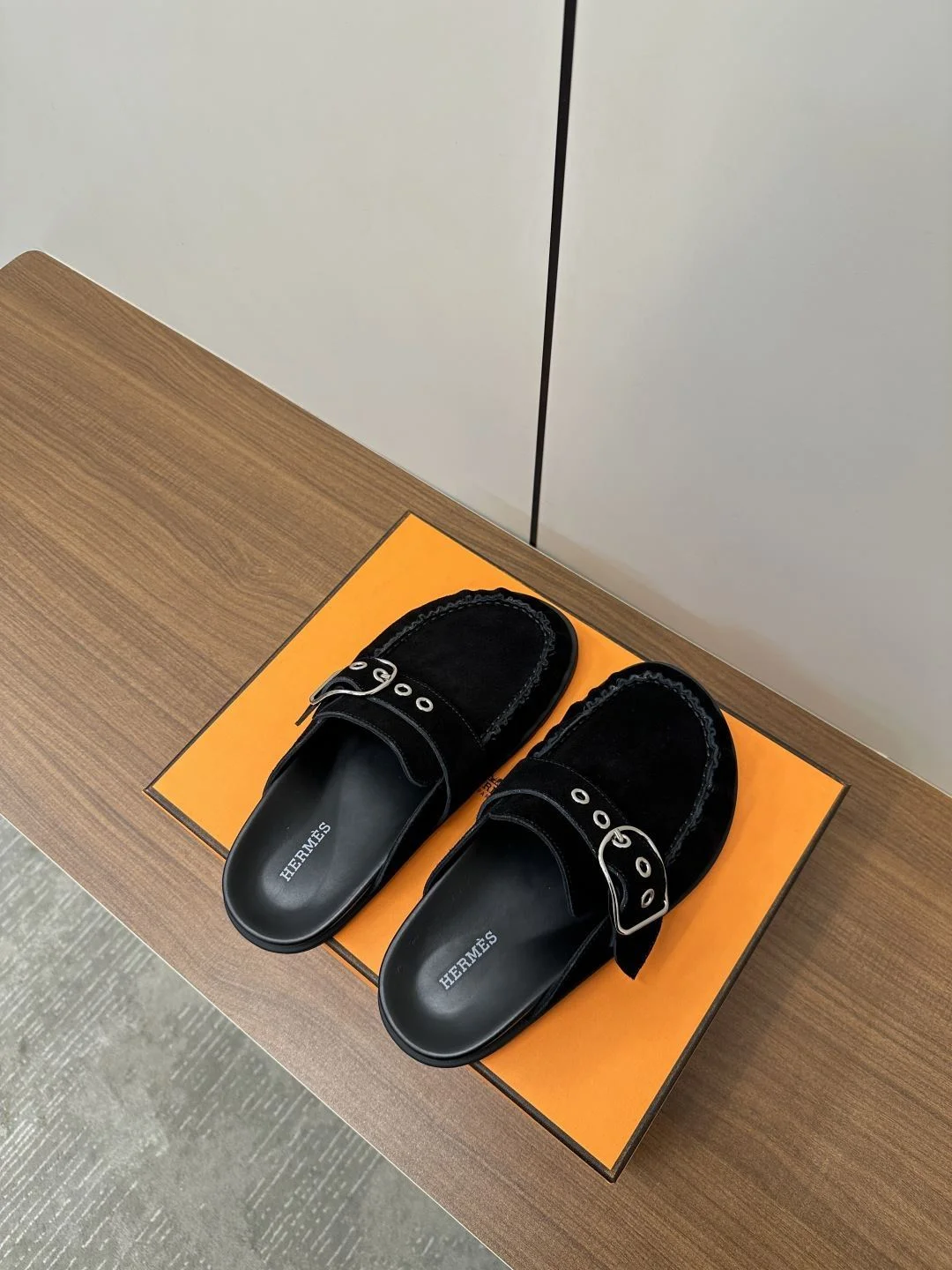 HighPerformance Hermes Slippers 26408