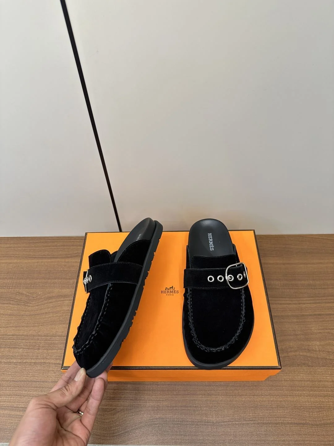 HighPerformance Hermes Slippers 26408