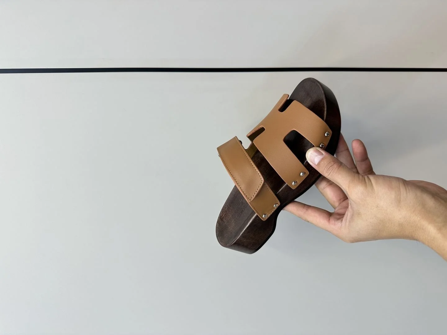 Resilient Hermes Slippers 26407