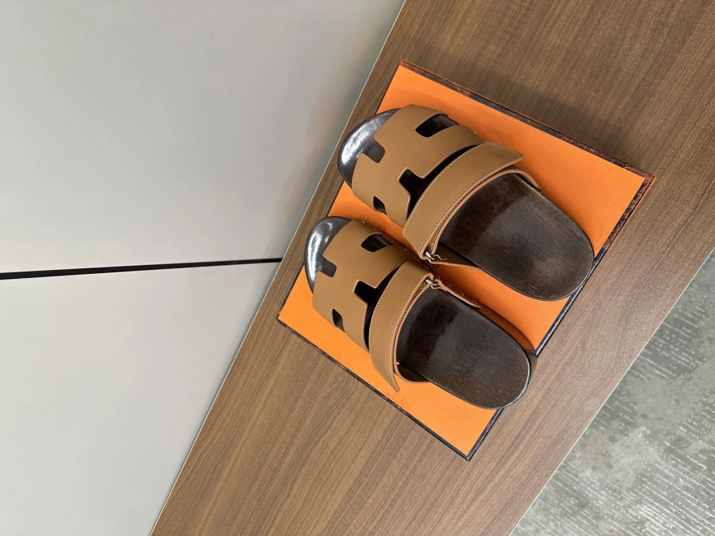 Resilient Hermes Slippers 26407