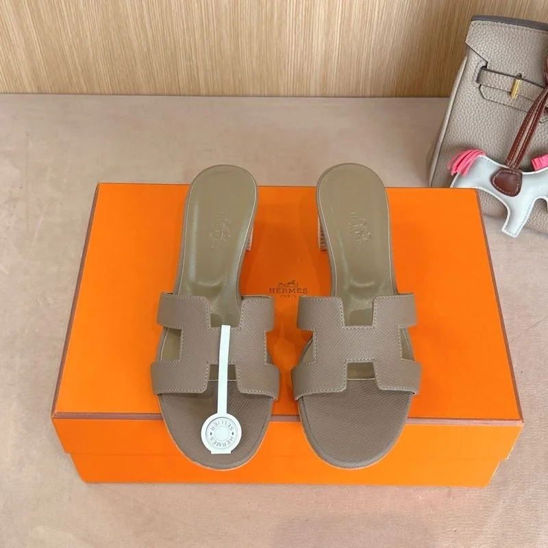 Seasonal Hermes Slippers 26403