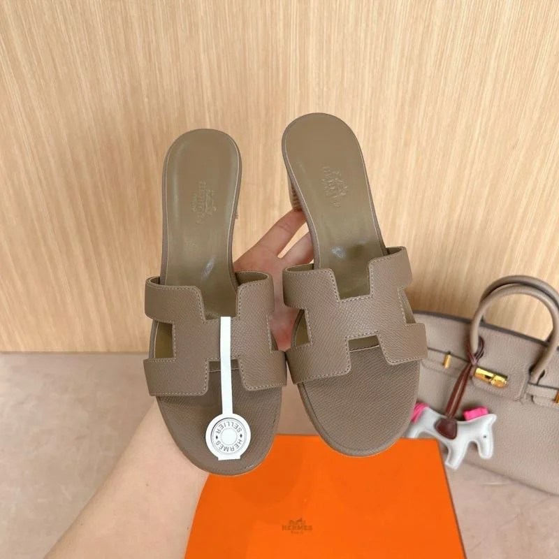 Seasonal Hermes Slippers 26403