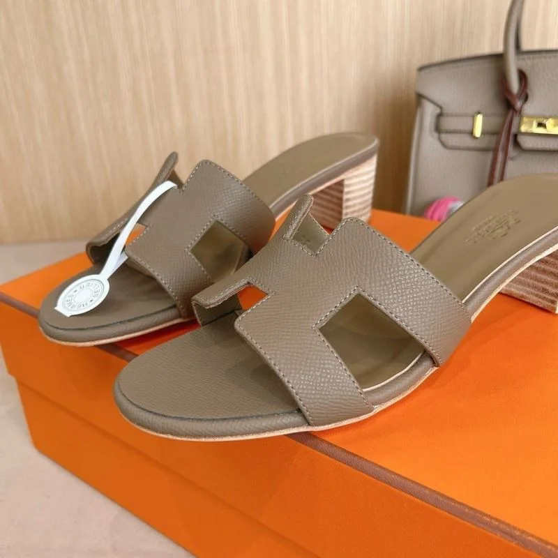 Seasonal Hermes Slippers 26403