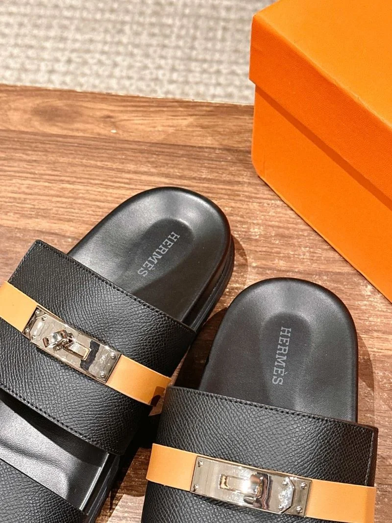 Vibrant Hermes Slippers 26363