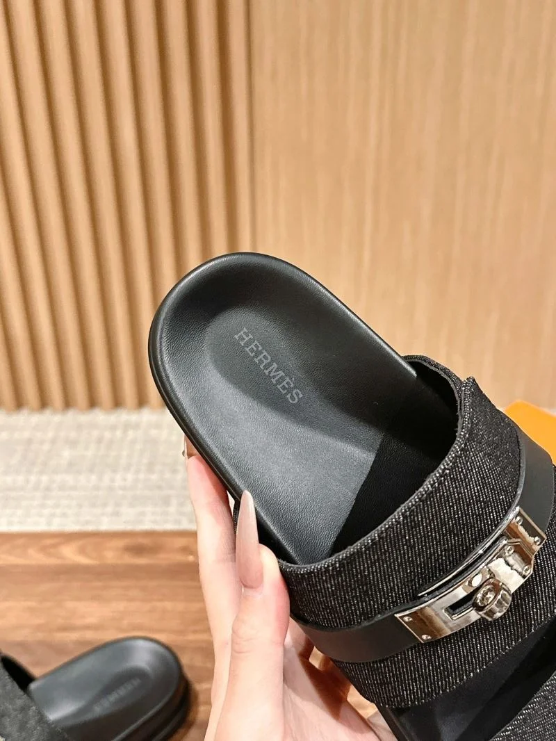 NewStyle Hermes Slippers 26362