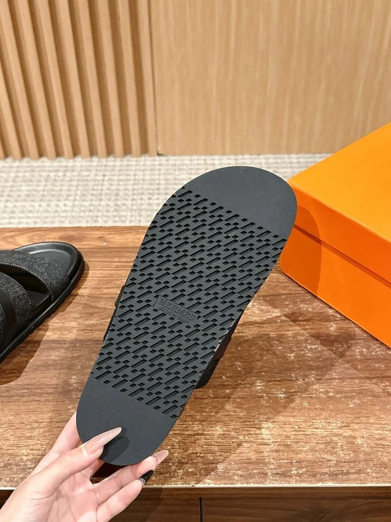 NewStyle Hermes Slippers 26362