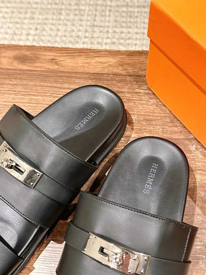 RelaxedFit Hermes Slippers 26358