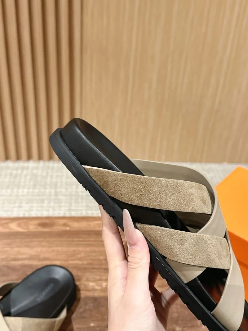 WellDesigned Hermes Slippers 26349
