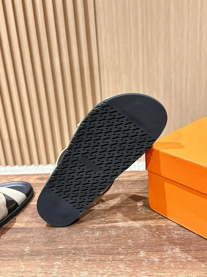 WellDesigned Hermes Slippers 26349