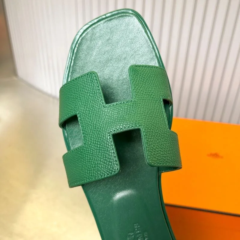 Minimalist Hermes Slippers 26309