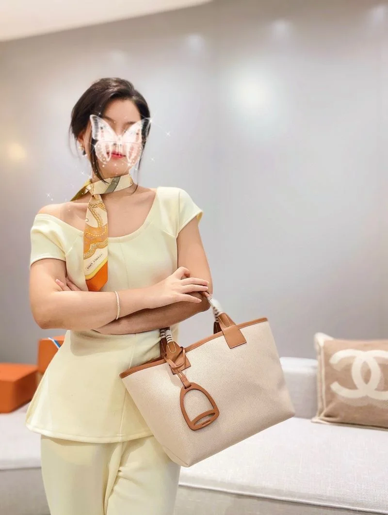 Resilient Hermes Steeple Bags 48565