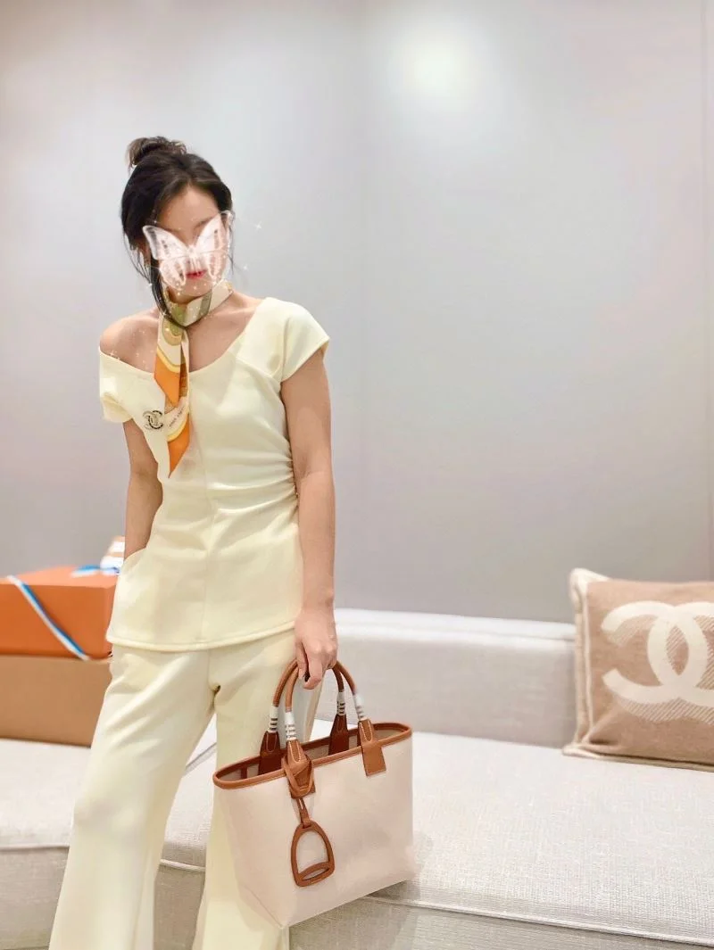 Resilient Hermes Steeple Bags 48565