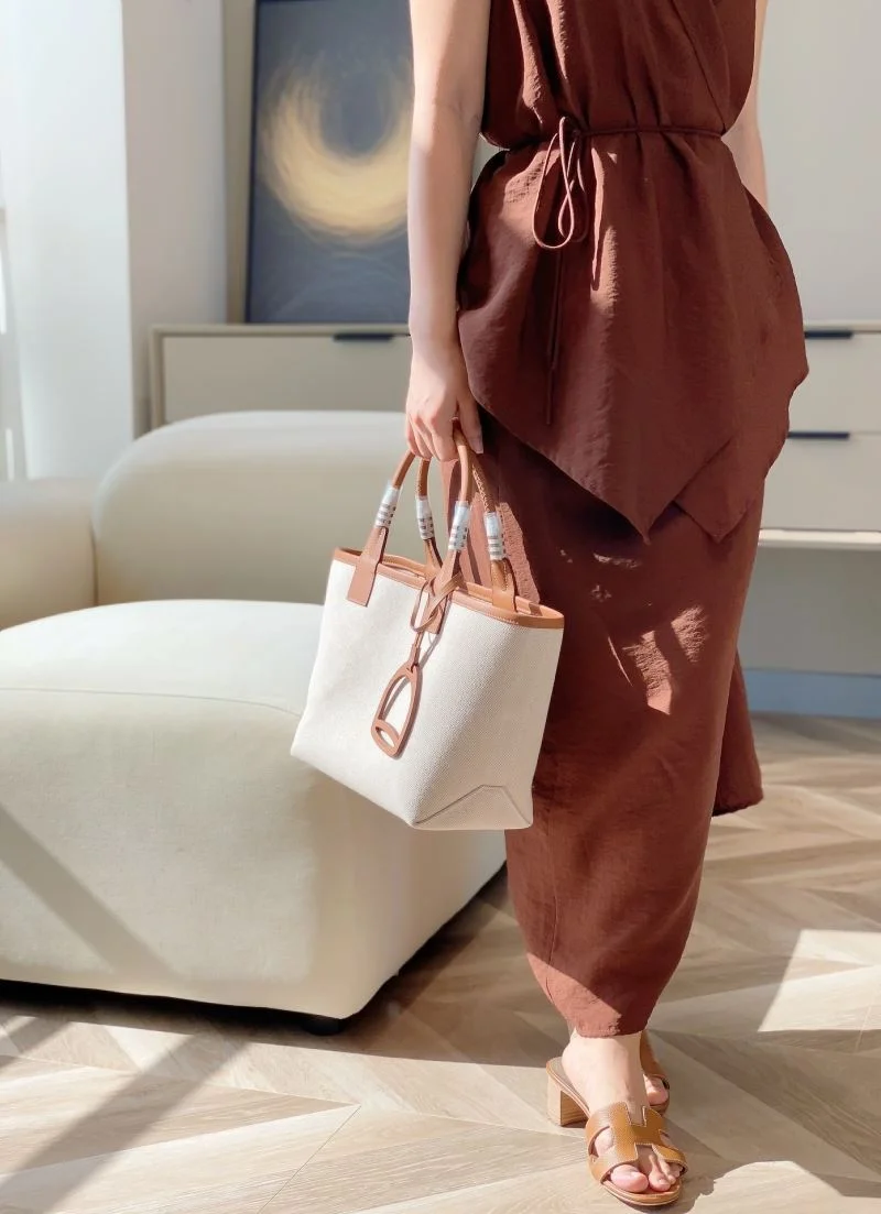 Resilient Hermes Steeple Bags 48565