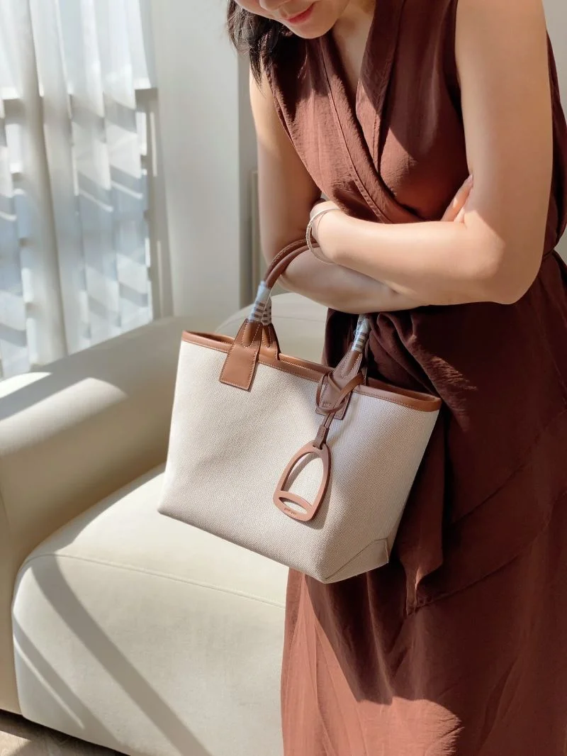Resilient Hermes Steeple Bags 48565