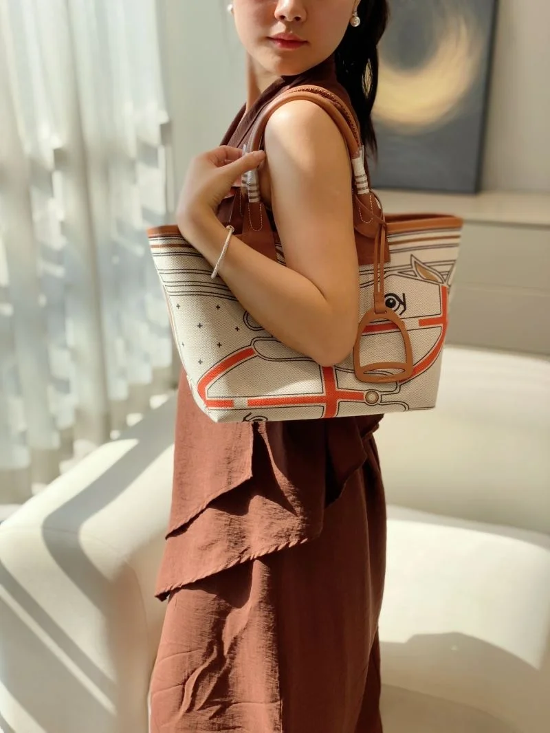 Lightweight Hermes Steeple Bags 48602