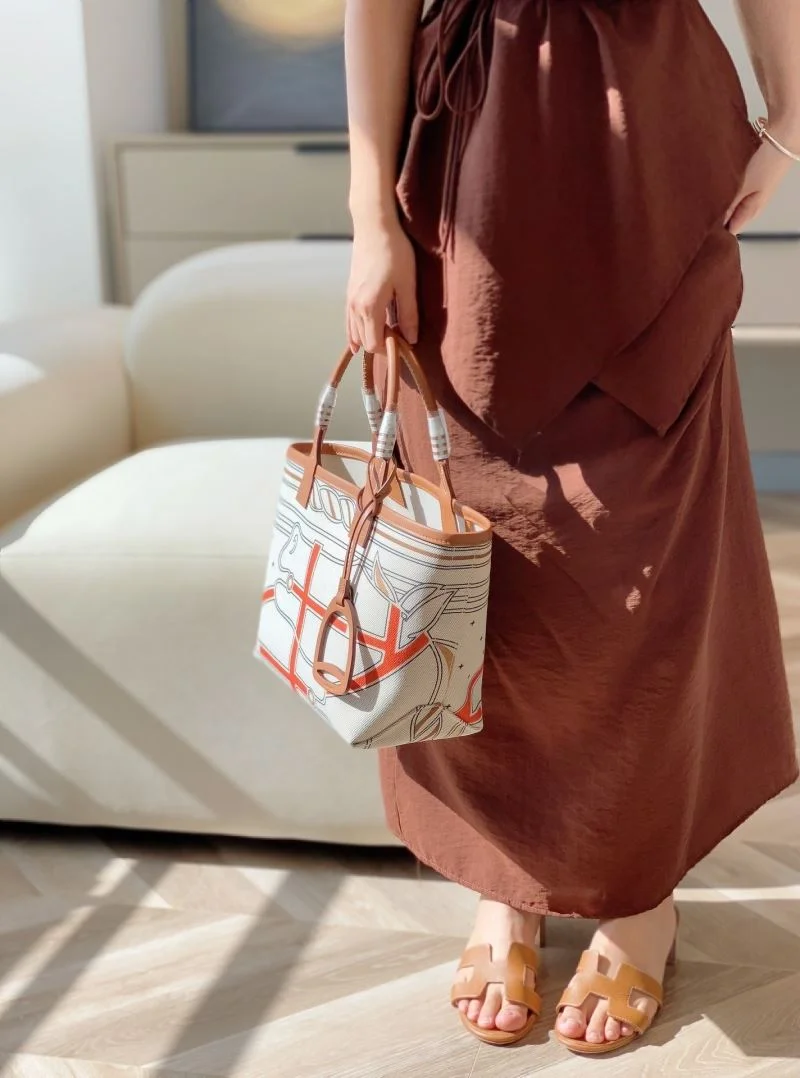Lightweight Hermes Steeple Bags 48602