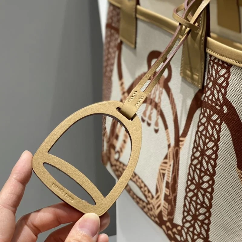 Durable Hermes Steeple Bags 48564