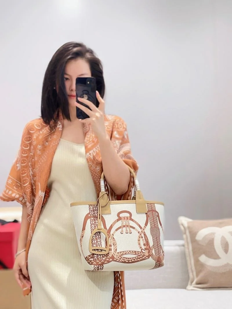 Durable Hermes Steeple Bags 48564