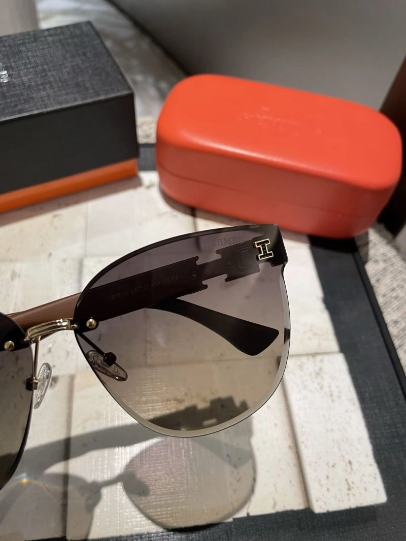 Refined Hermes Sunglasses 280128