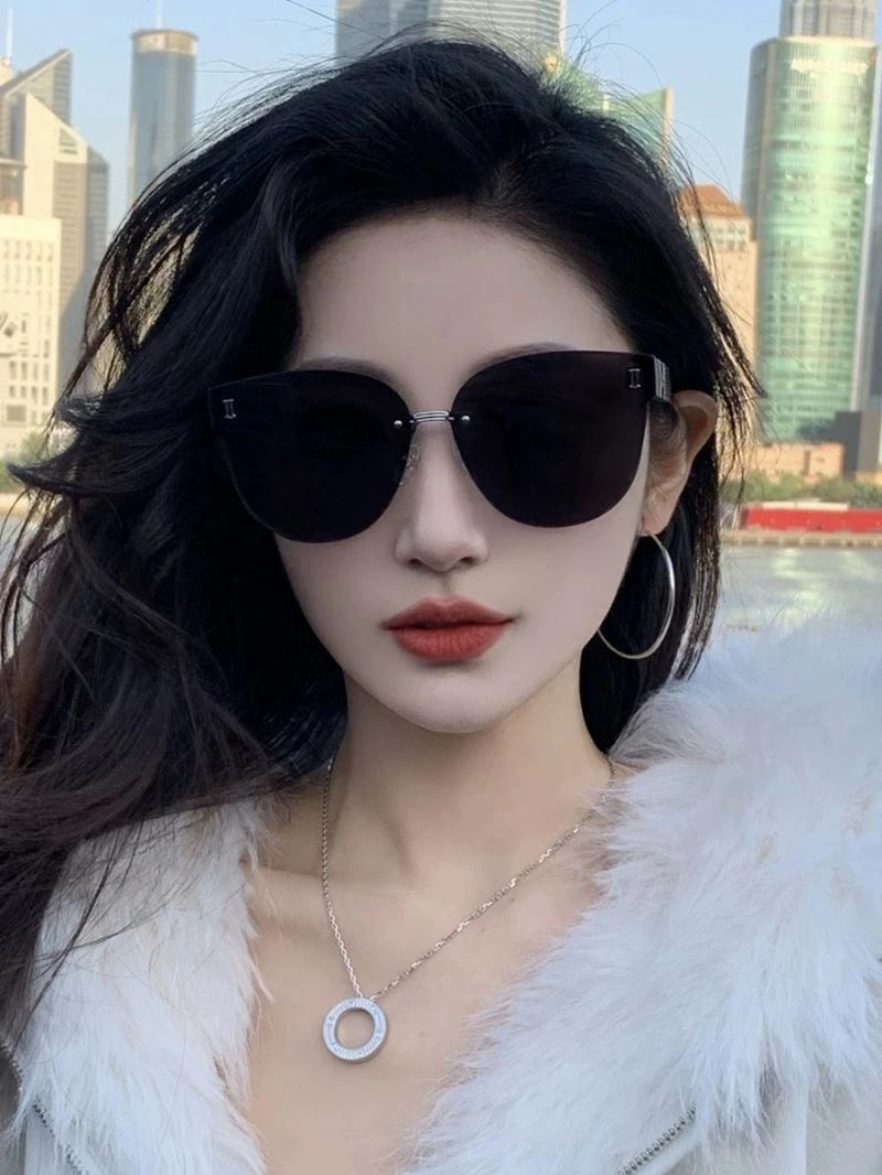 Effortless Hermes Sunglasses 280221
