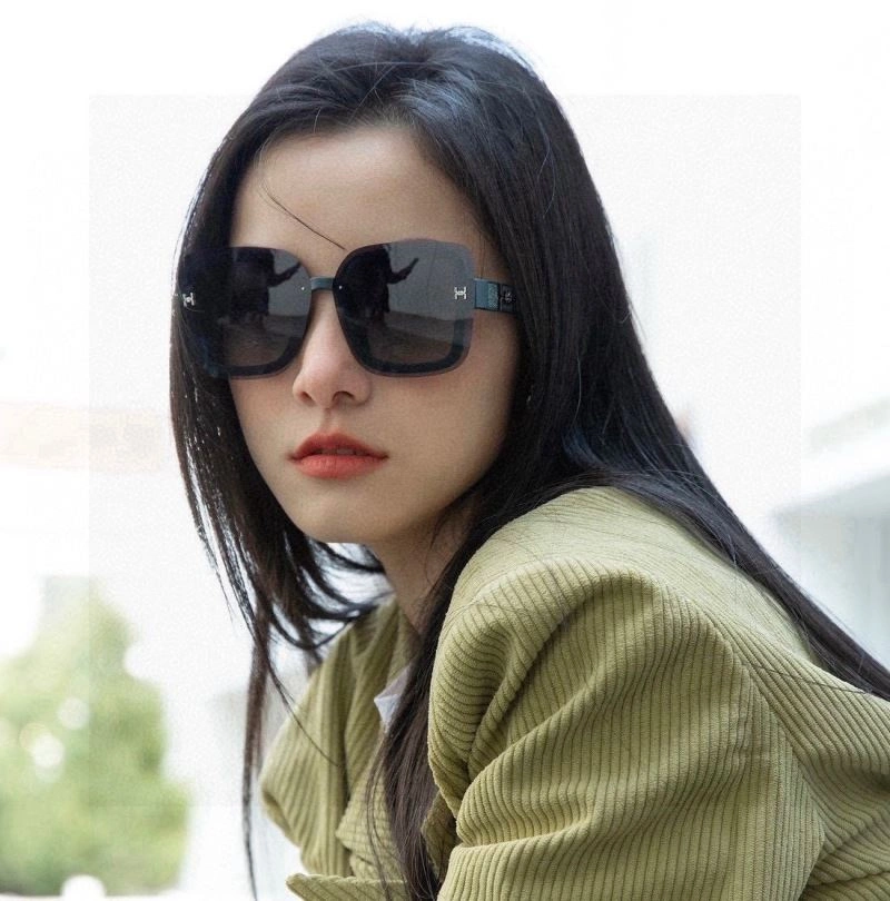 Neat Hermes Sunglasses 280187