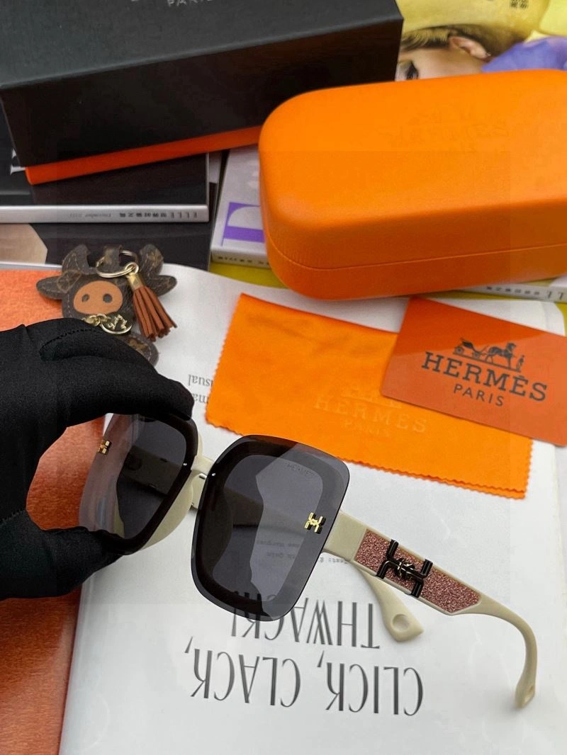 Neat Hermes Sunglasses 280187