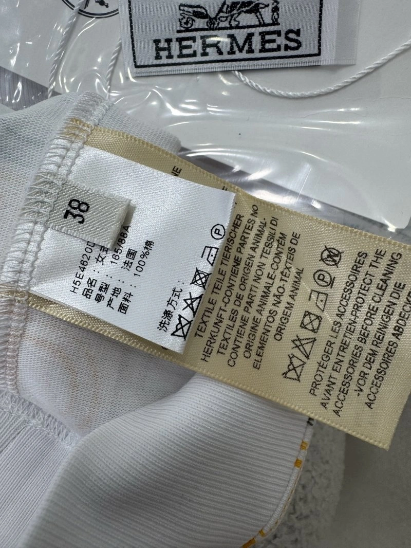 Versatile Hermes T-Shirts 129343