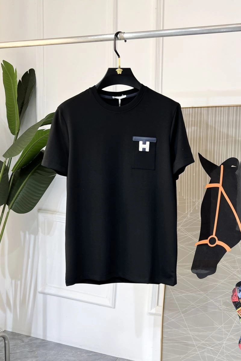 Versatile Hermes T-Shirts 129683