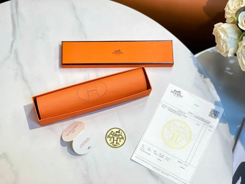 Minimalist Hermes Trays 274737