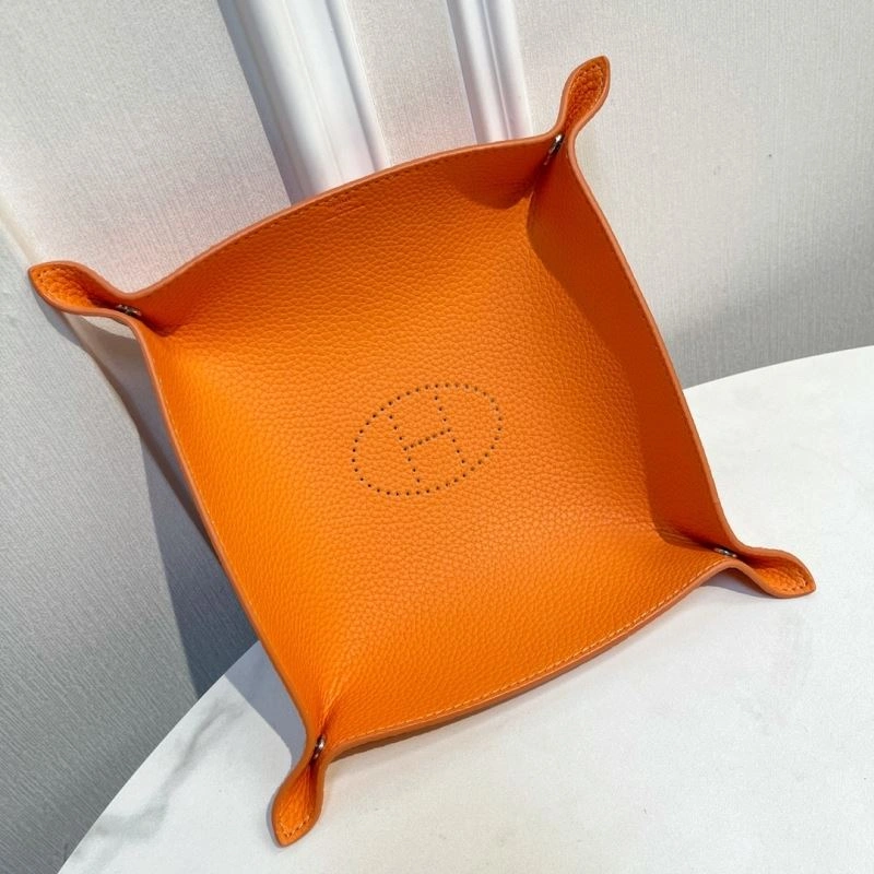 Minimalist Hermes Trays 274737