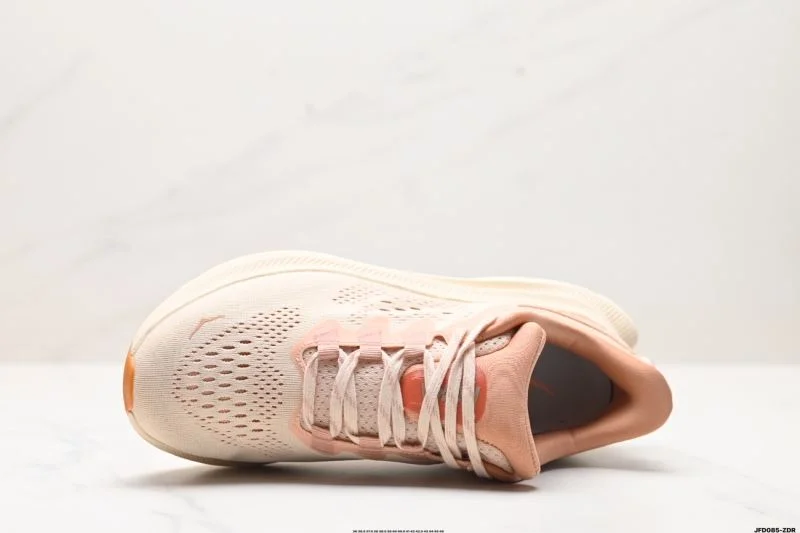 Hoka Shoes Versatile 3559