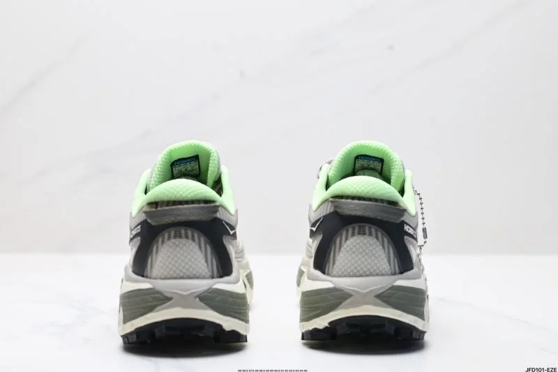 Hoka Shoes WellDesigned 3452