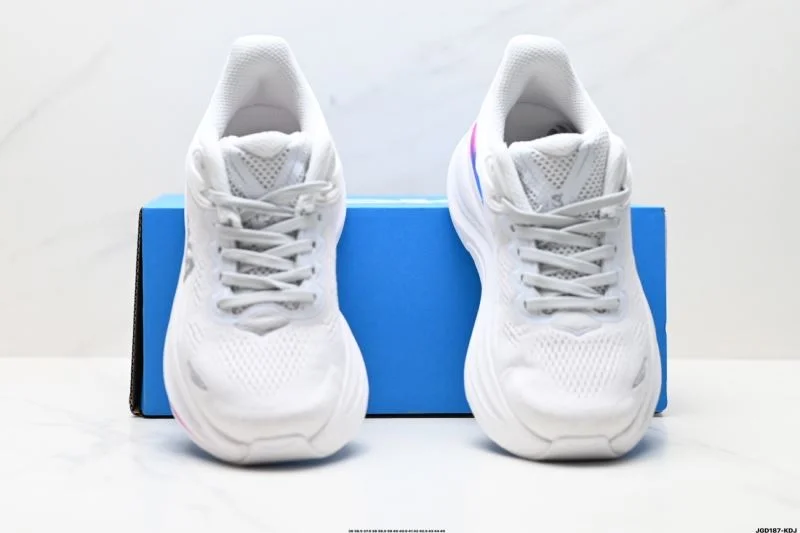 Trendsetting Hoka Shoes 3440