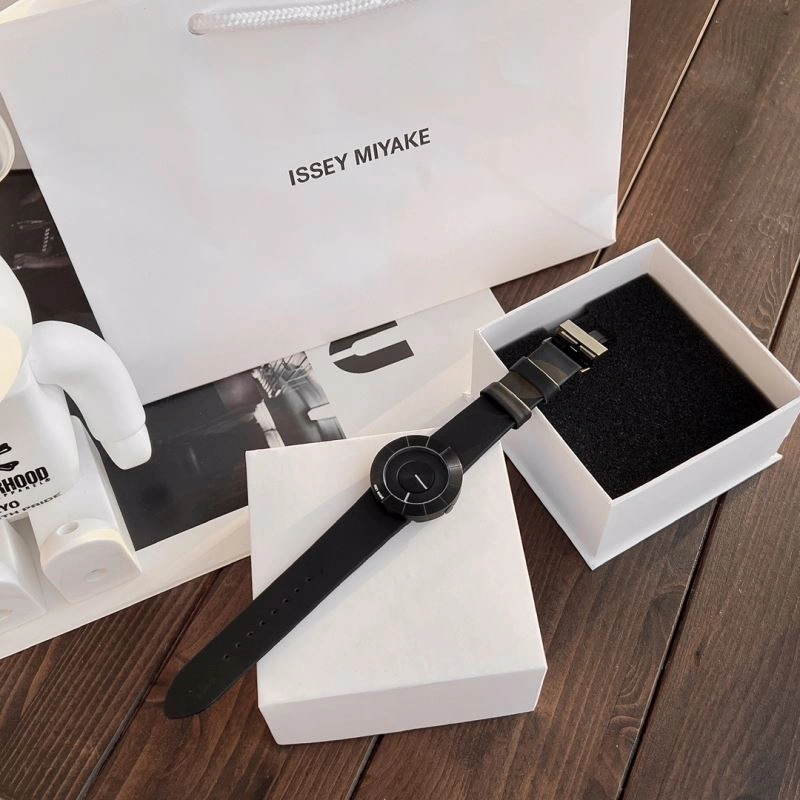 ISSEY MIYAKE Watches TimelessDesign 184500