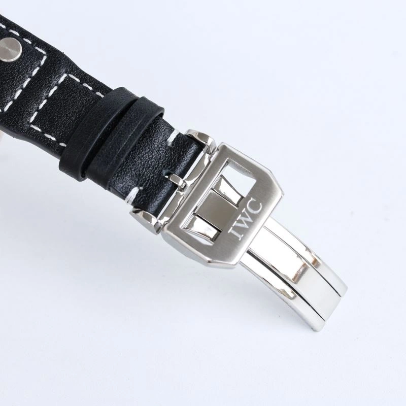 Vibrant IWC Watches 185340