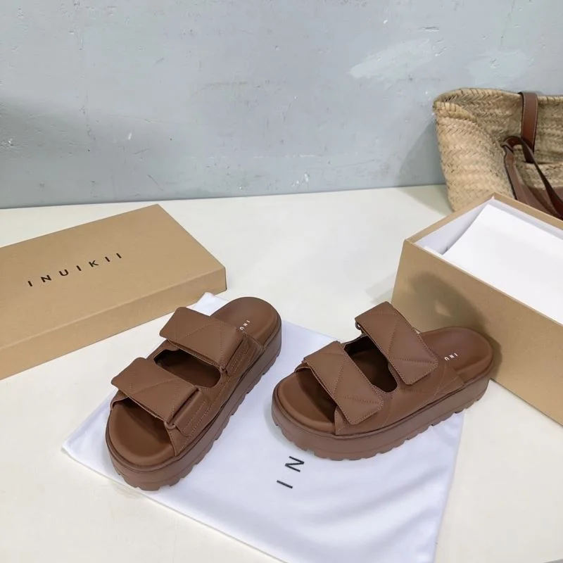 Practical Inuikii Sandals 12277